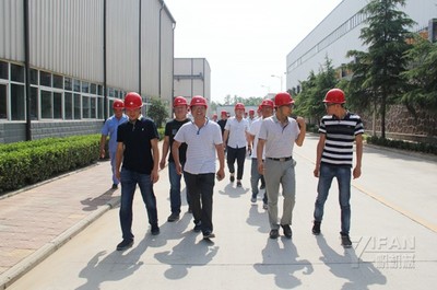 鄭州海天消防代表參觀一帆機(jī)械，共探網(wǎng)絡(luò)科技開(kāi)發(fā)新路徑